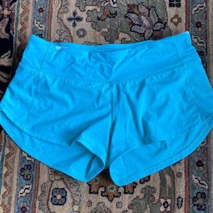 Lululemon Speed Up 2.5” light green tennis running shorts size 4